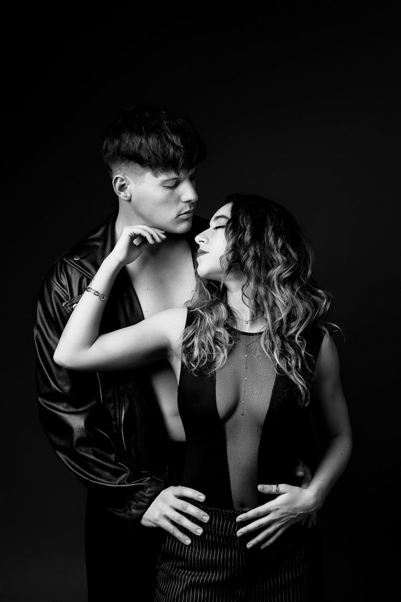 Séances photos couple au studio magali tinti