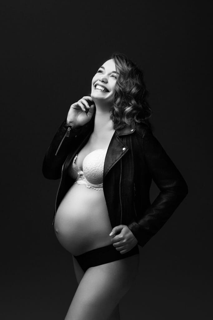 future maman séance photo grossesse style moderne studio