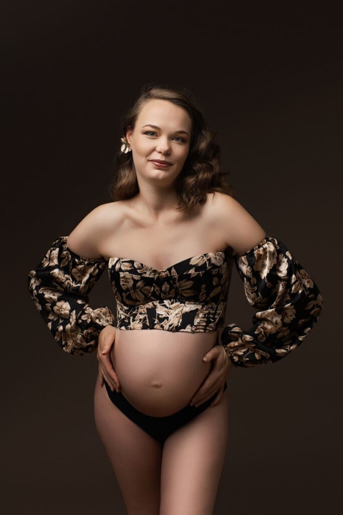 portrait femme enceinte séance photo grossesse studio Lognes