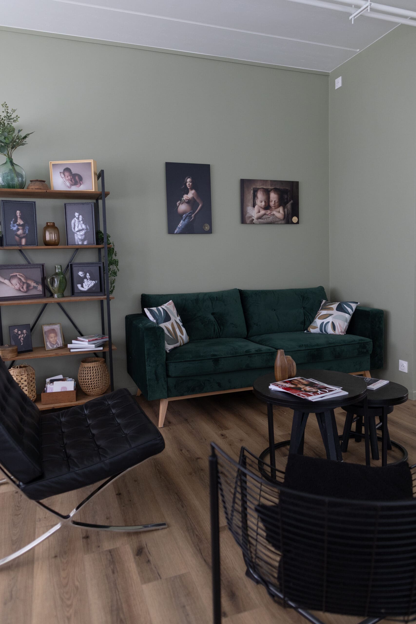 Espace détente du studio photo Magali Tinti à Lognes pour accueillir les familles avant leur séance.