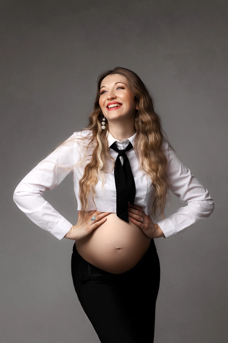 Inspiration pour une séance photo grossesse au studio